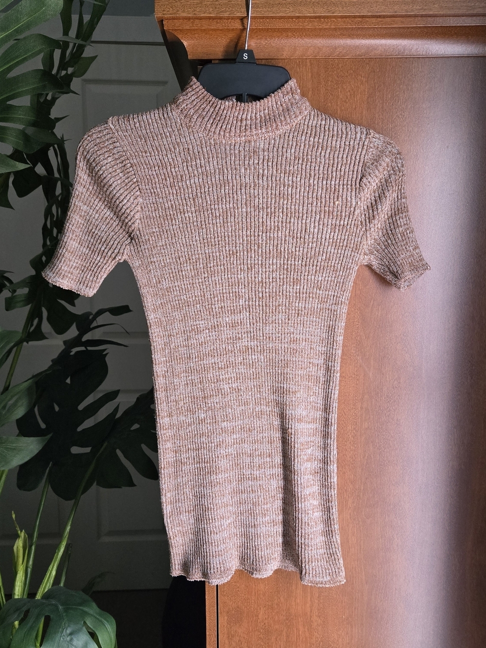 Vintage Ribbed Short-Sleeve Mockneck Sweater Light Brown